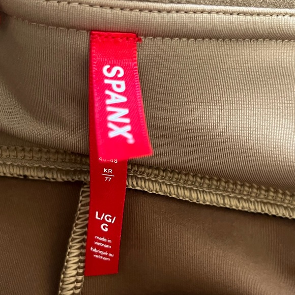 Spanx Faux Suede Pull On Slimming Leggings large - Picture 11 of 11